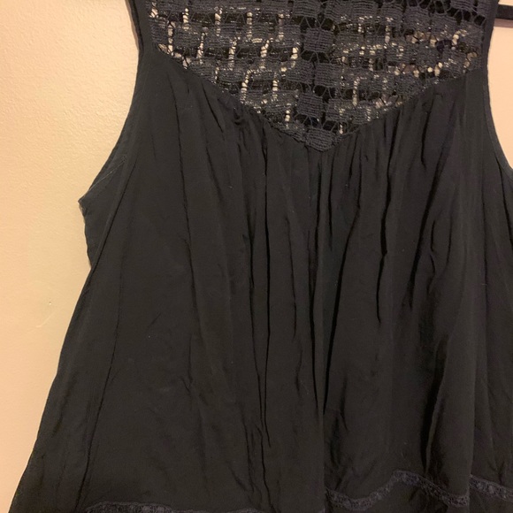 Black lace tank top - Picture 2 of 4